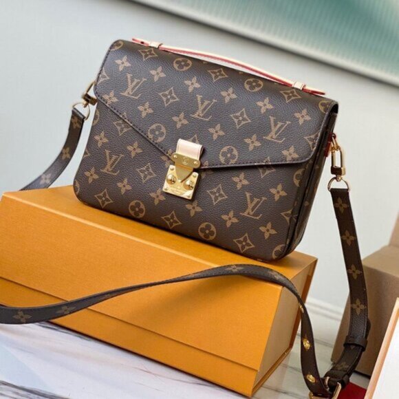 Louis Vuitton Pochette Metis Monogram Shoulder Bag
